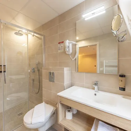 Saint Augustin 3* שטרסבורג